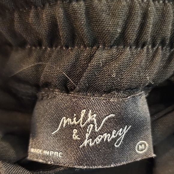 Elegant Black Wide-Leg Pants - Picture 2 of 3